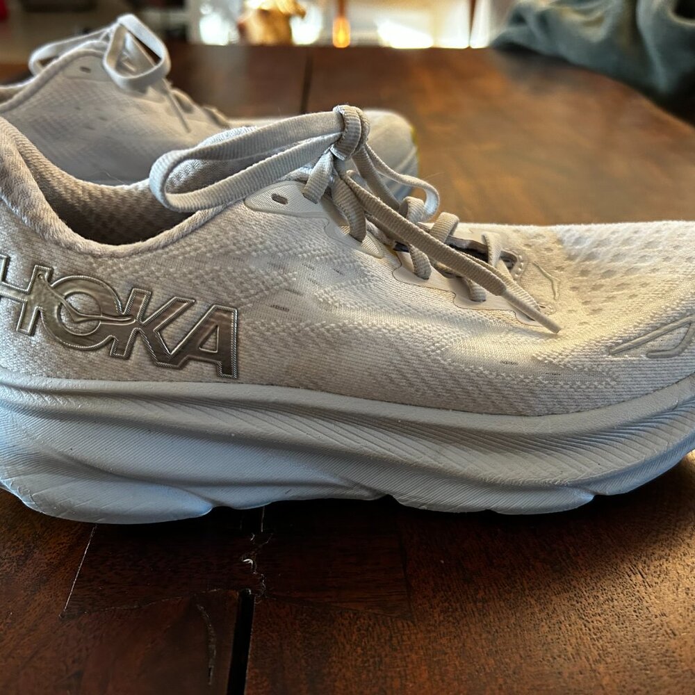 Like New - Hoka Clifton 9 Women's size 7.5